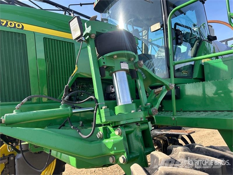 John Deere 4700 Itsekulkevat ruiskut