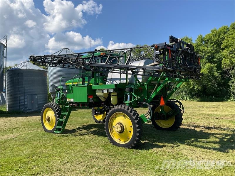 John Deere 4700 Kendinden tahrikli pülverizatörler