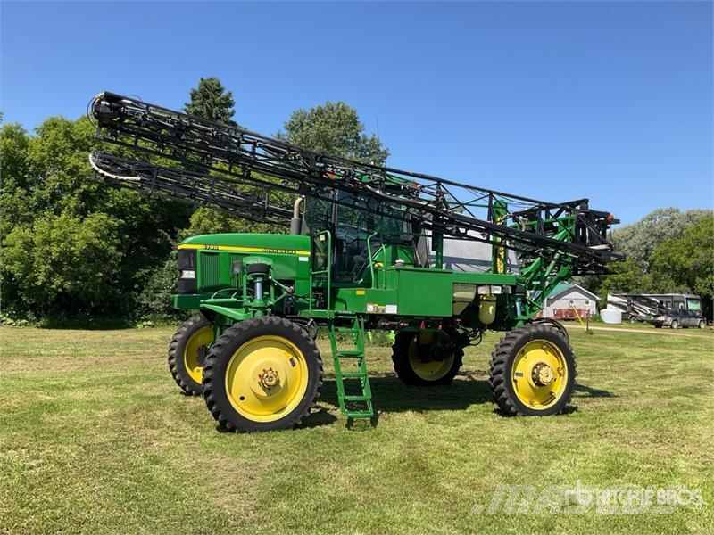 John Deere 4700 Kendinden tahrikli pülverizatörler