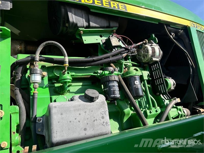 John Deere 4700 Itsekulkevat ruiskut