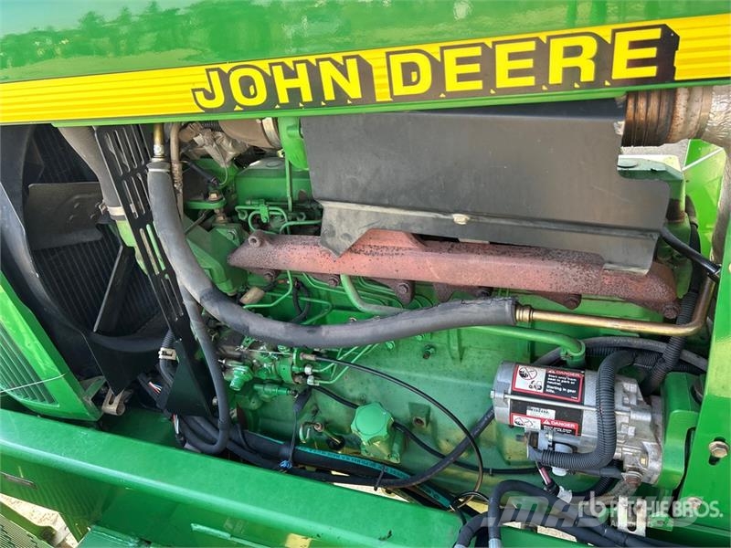 John Deere 4700 Itsekulkevat ruiskut
