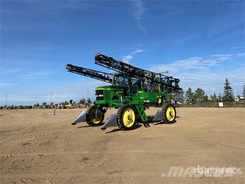 John Deere 4700 Itsekulkevat ruiskut