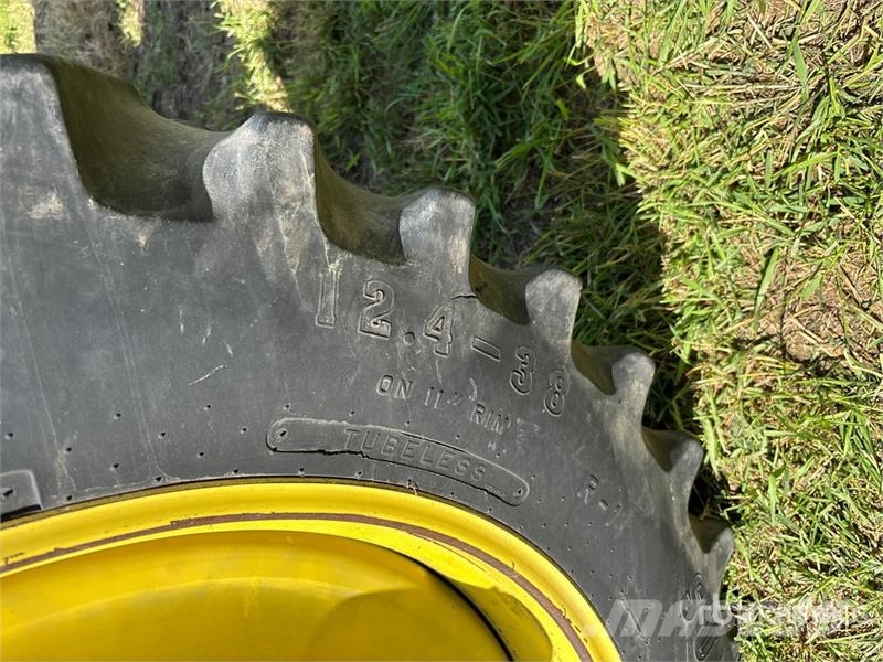 John Deere 4700 Selbstfahrende Sprühgeräte