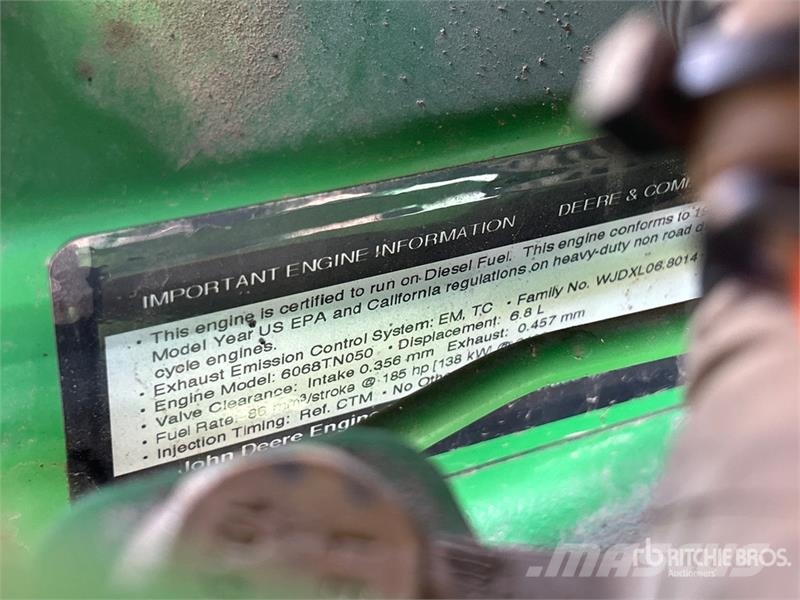 John Deere 4700 Itsekulkevat ruiskut