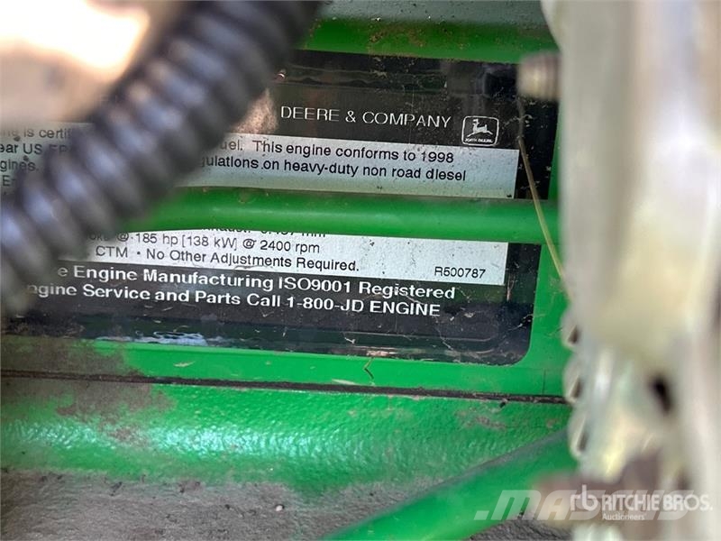 John Deere 4700 Itsekulkevat ruiskut