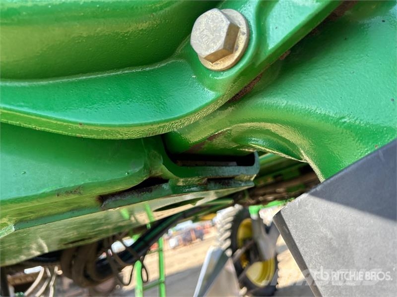 John Deere 4700 Itsekulkevat ruiskut