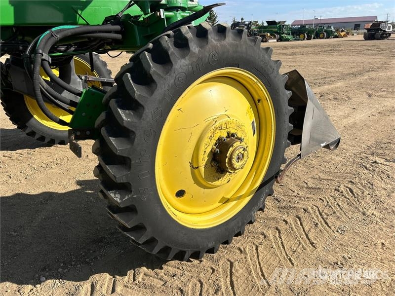 John Deere 4700 Itsekulkevat ruiskut