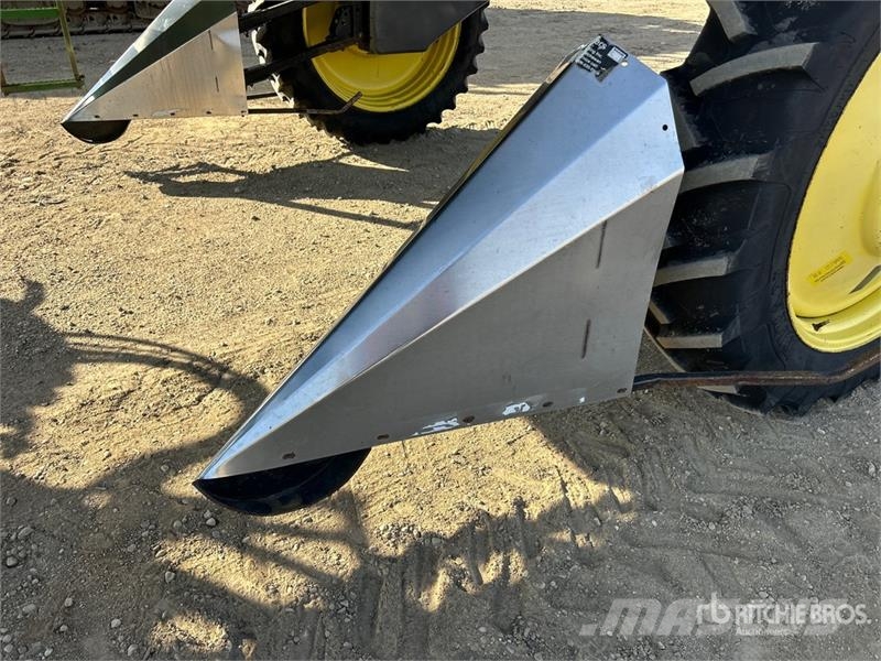 John Deere 4700 Itsekulkevat ruiskut
