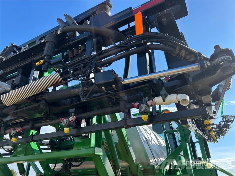 John Deere 4700 Itsekulkevat ruiskut