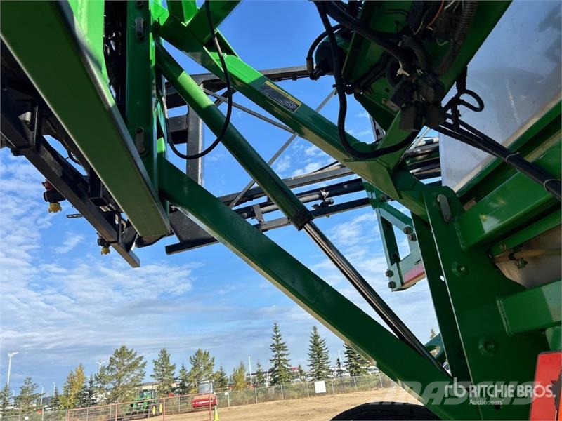 John Deere 4700 Itsekulkevat ruiskut