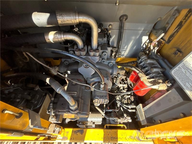 John Deere 470GLC VG Tracked Excavator حفارات زحافة