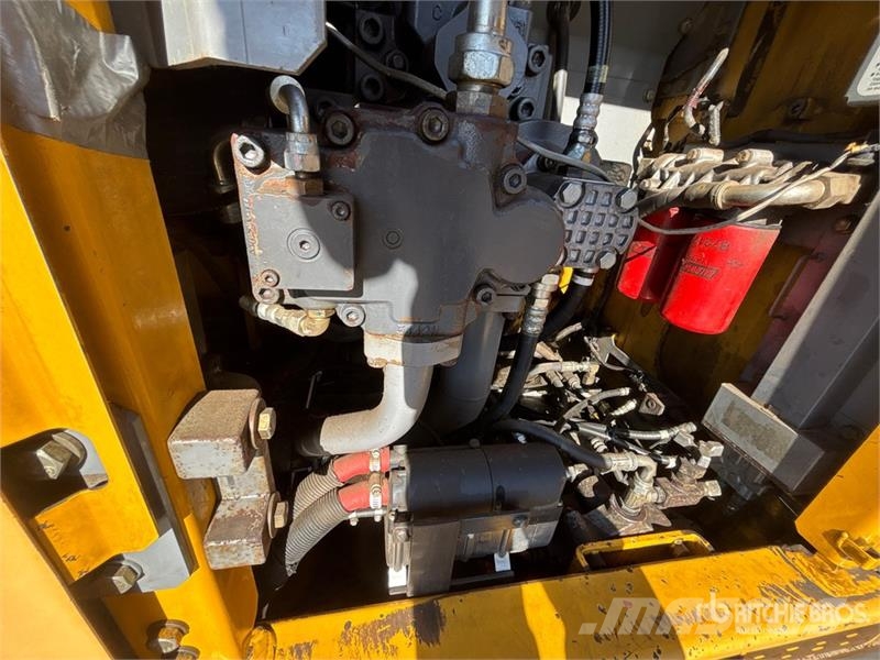 John Deere 470GLC VG Tracked Excavator حفارات زحافة