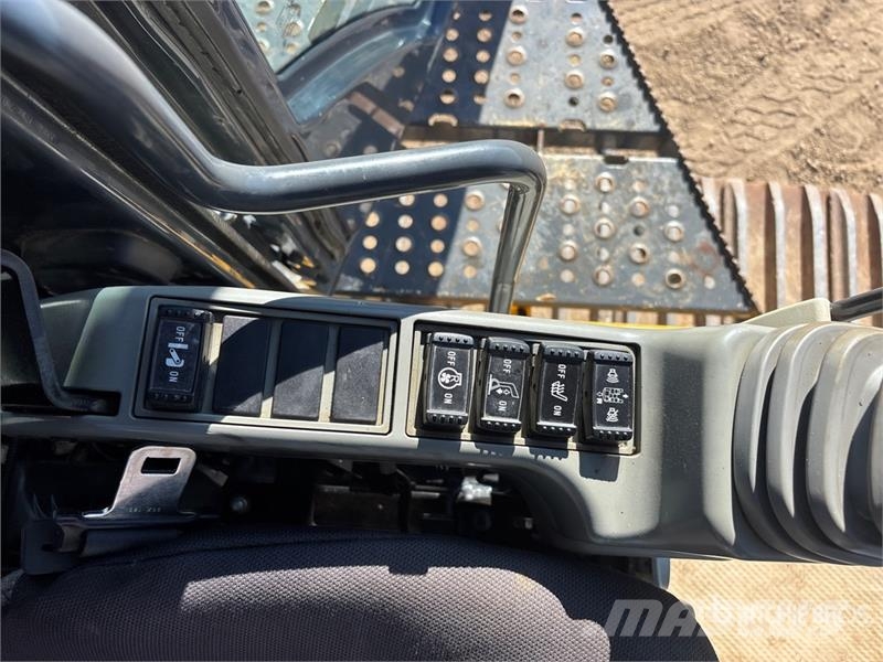 John Deere 470GLC VG Tracked Excavator حفارات زحافة