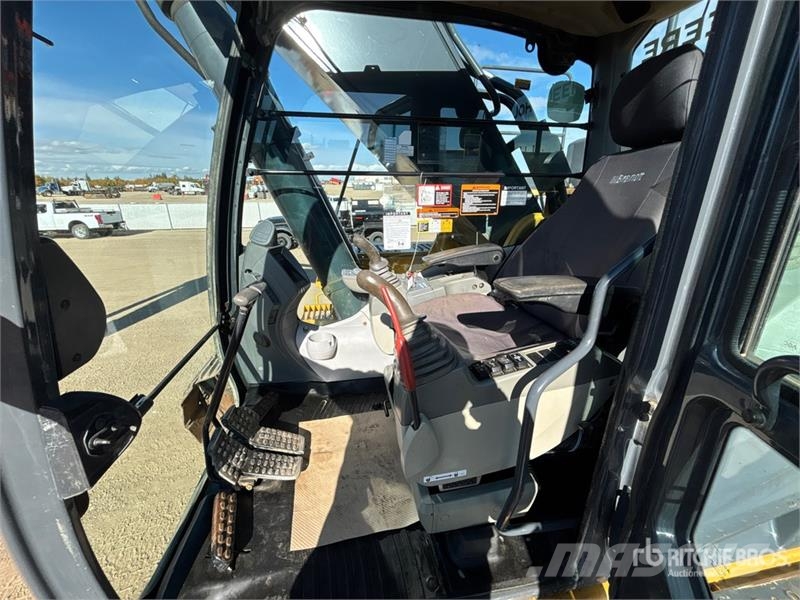 John Deere 470GLC VG Tracked Excavator حفارات زحافة