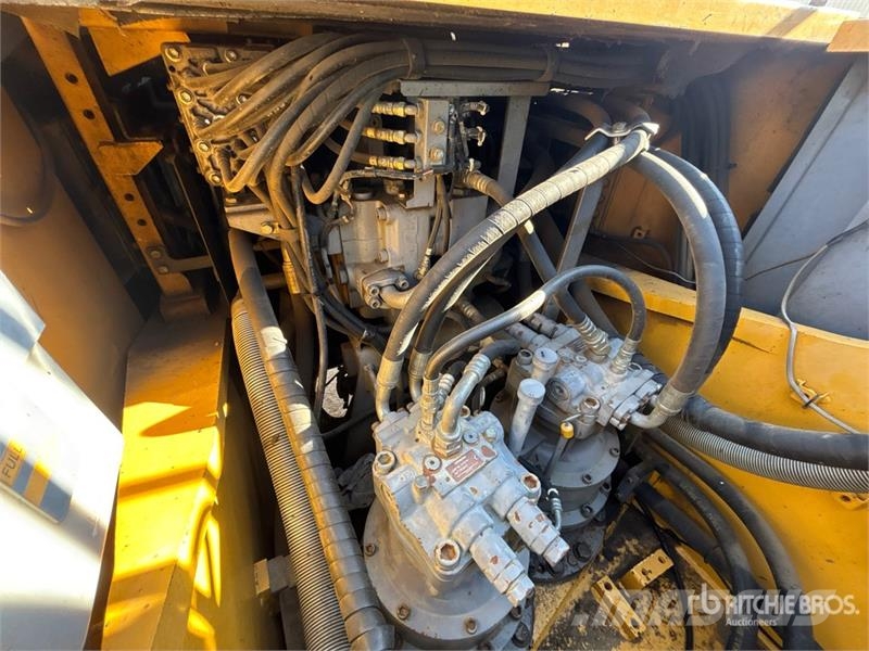 John Deere 470GLC VG Tracked Excavator حفارات زحافة
