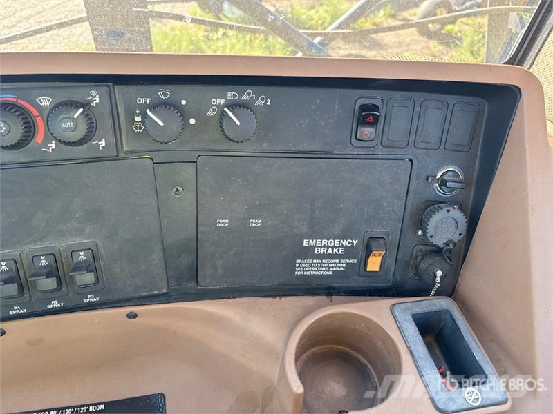 John Deere 4730 Itsekulkevat ruiskut