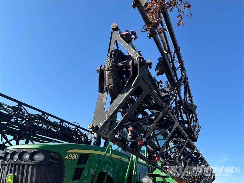 John Deere 4730 Itsekulkevat ruiskut
