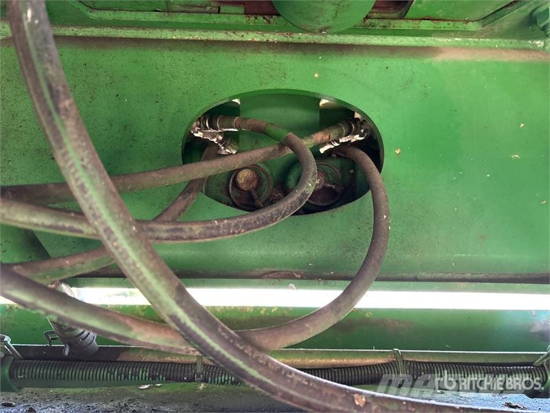 John Deere 4730 Itsekulkevat ruiskut