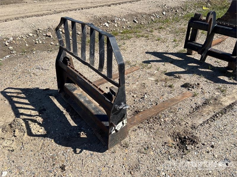 John Deere 48 in Skid Steer Forks Gabeln