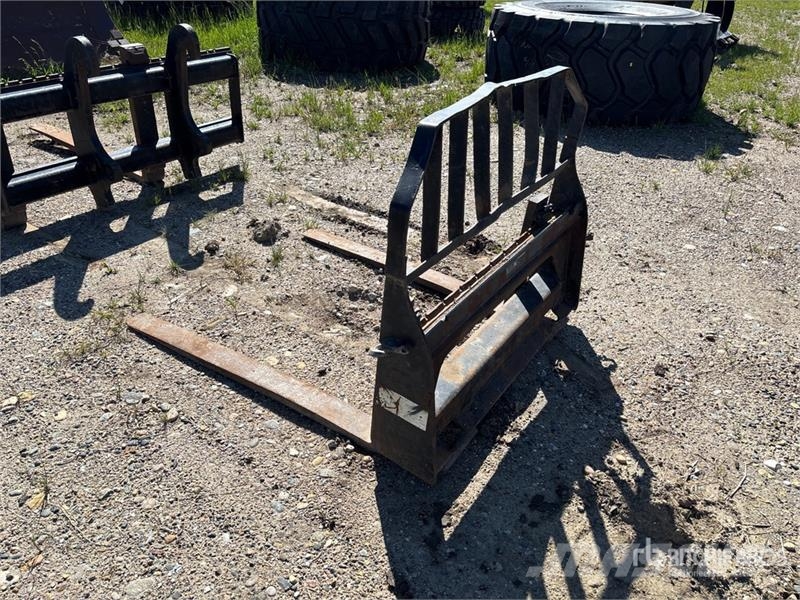 John Deere 48 in Skid Steer Forks Gabeln