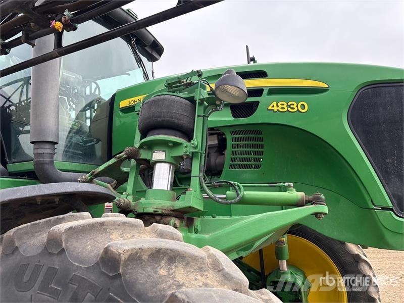 John Deere 4830 Selbstfahrende Sprühgeräte