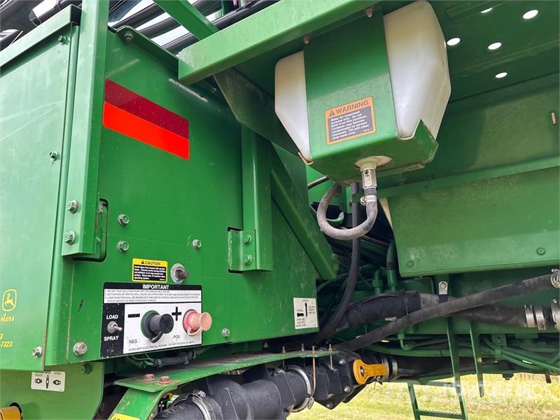 John Deere 4830 رشاشات ذاتية الحركة