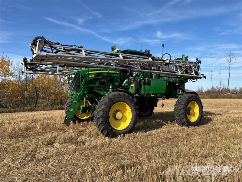 John Deere 4830 Self-propelled sprayers