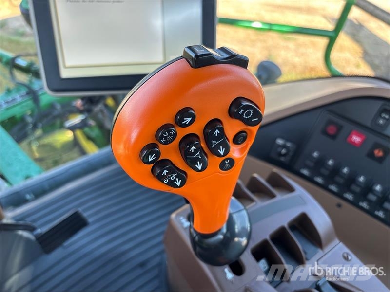 John Deere 4830 Iseliikuvad pritsid