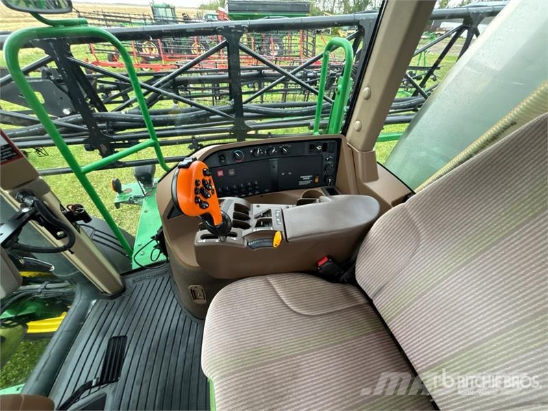 John Deere 4830 رشاشات ذاتية الحركة