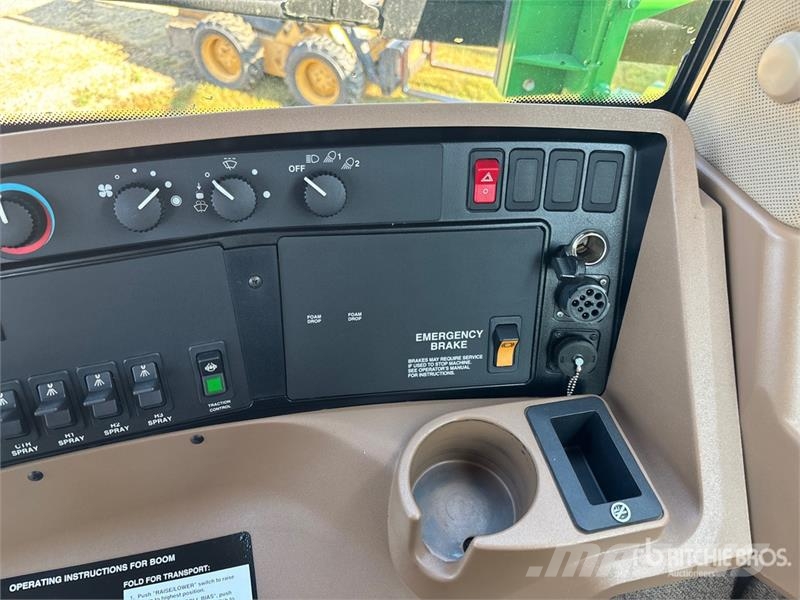 John Deere 4830 Iseliikuvad pritsid