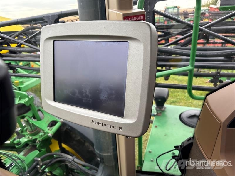 John Deere 4830 رشاشات ذاتية الحركة