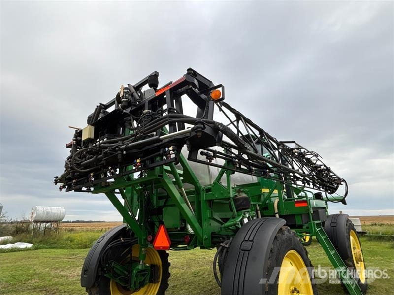 John Deere 4830 رشاشات ذاتية الحركة