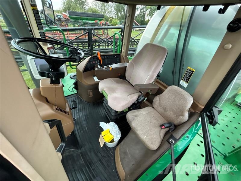 John Deere 4830 رشاشات ذاتية الحركة