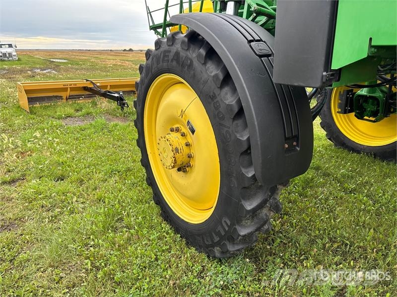 John Deere 4830 رشاشات ذاتية الحركة