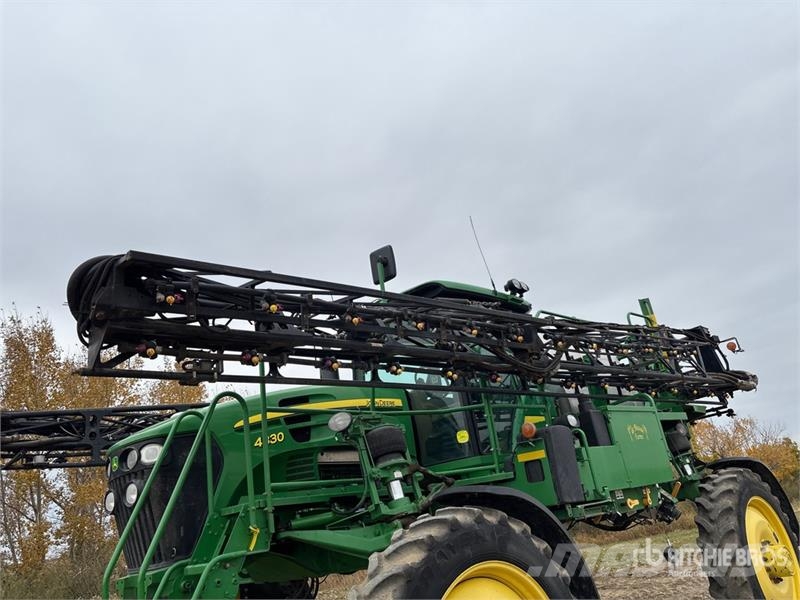 John Deere 4830 Selbstfahrende Sprühgeräte