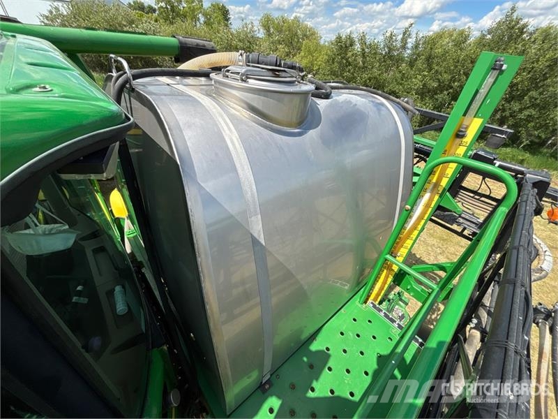 John Deere 4830 Iseliikuvad pritsid