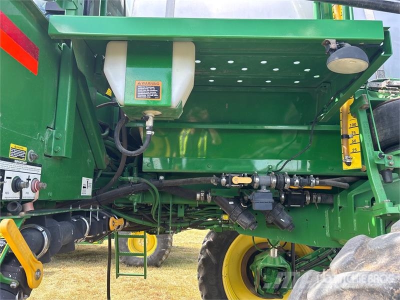 John Deere 4830 Iseliikuvad pritsid