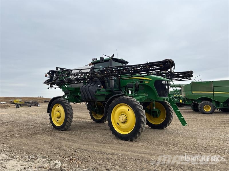 John Deere 4830 Selbstfahrende Sprühgeräte