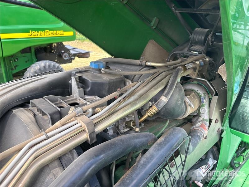 John Deere 4830 Iseliikuvad pritsid
