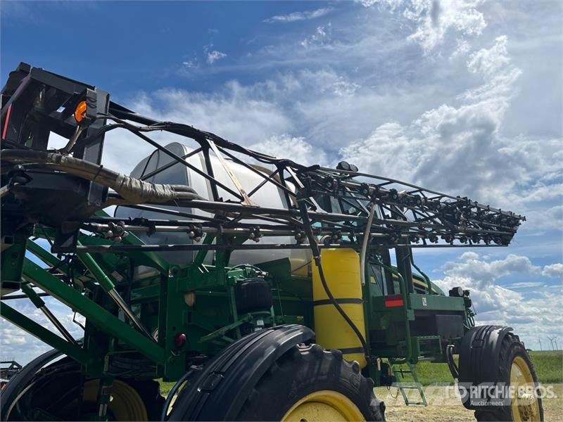 John Deere 4830 Iseliikuvad pritsid