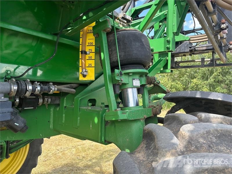 John Deere 4830 Iseliikuvad pritsid