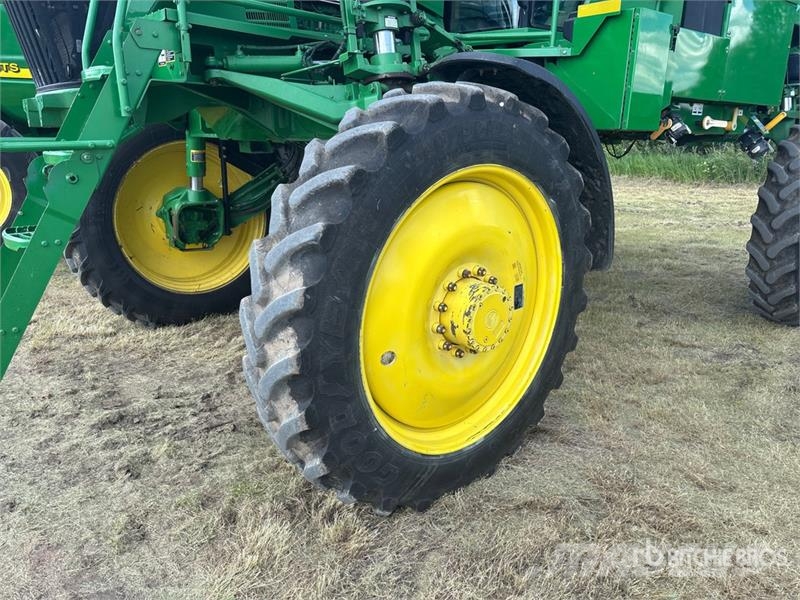 John Deere 4830 Iseliikuvad pritsid