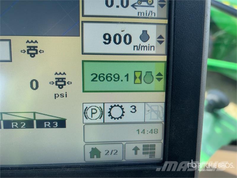 John Deere 4830 Iseliikuvad pritsid
