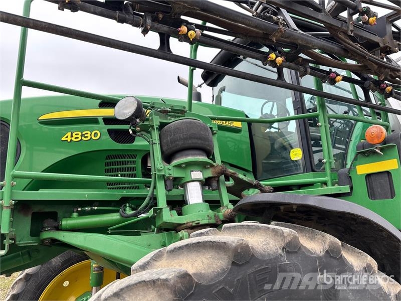 John Deere 4830 Selbstfahrende Sprühgeräte