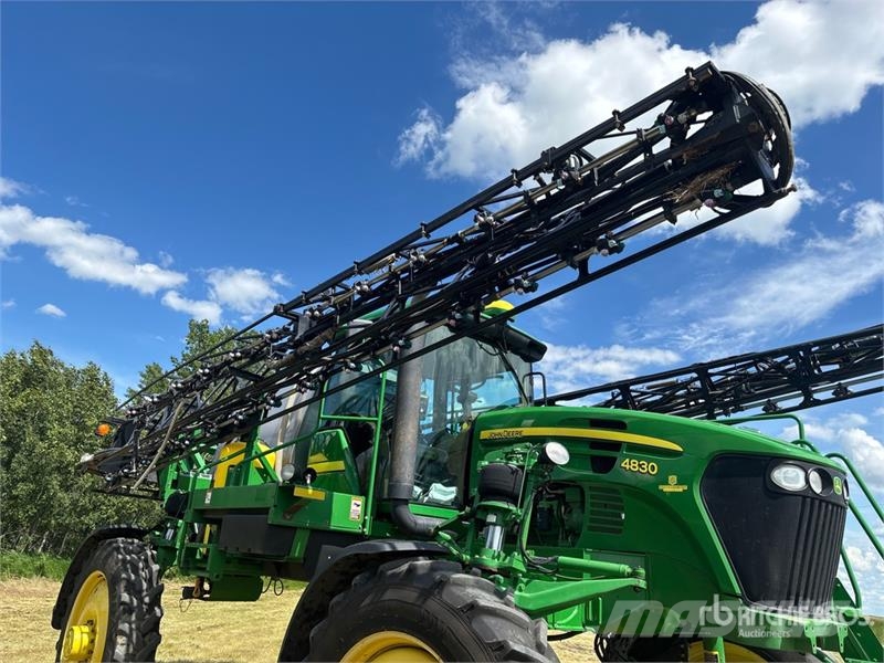 John Deere 4830 Savaeigiai purkštuvai