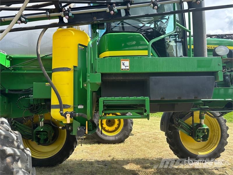 John Deere 4830 Iseliikuvad pritsid