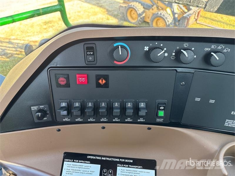 John Deere 4830 Iseliikuvad pritsid