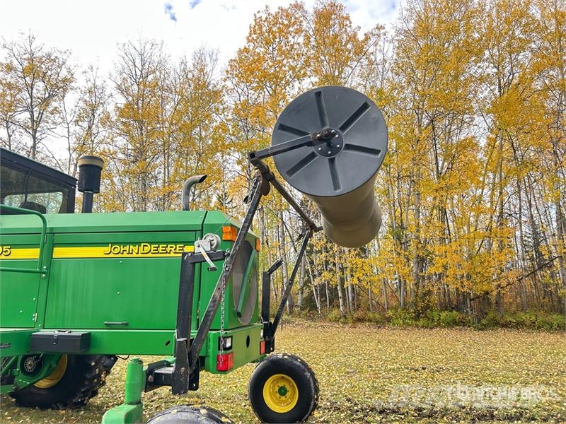 John Deere 4895 Svanser