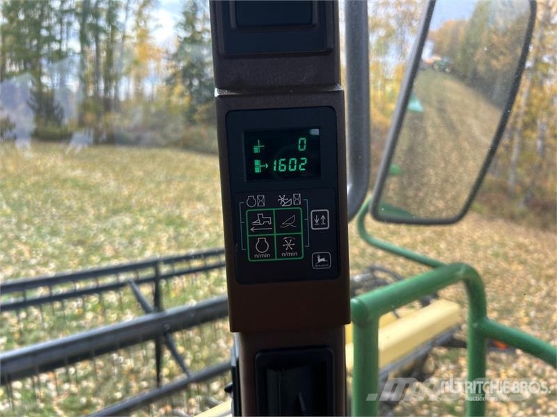 John Deere 4895 Svanser