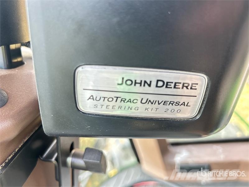 John Deere 4895 Svanser